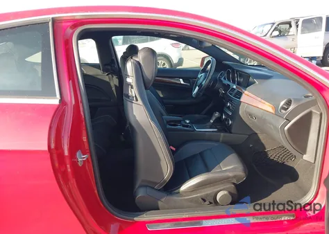 2013 Mercedes-Benz C 250 from USA, damaged, VIN WDDGJ4HB2DG155158